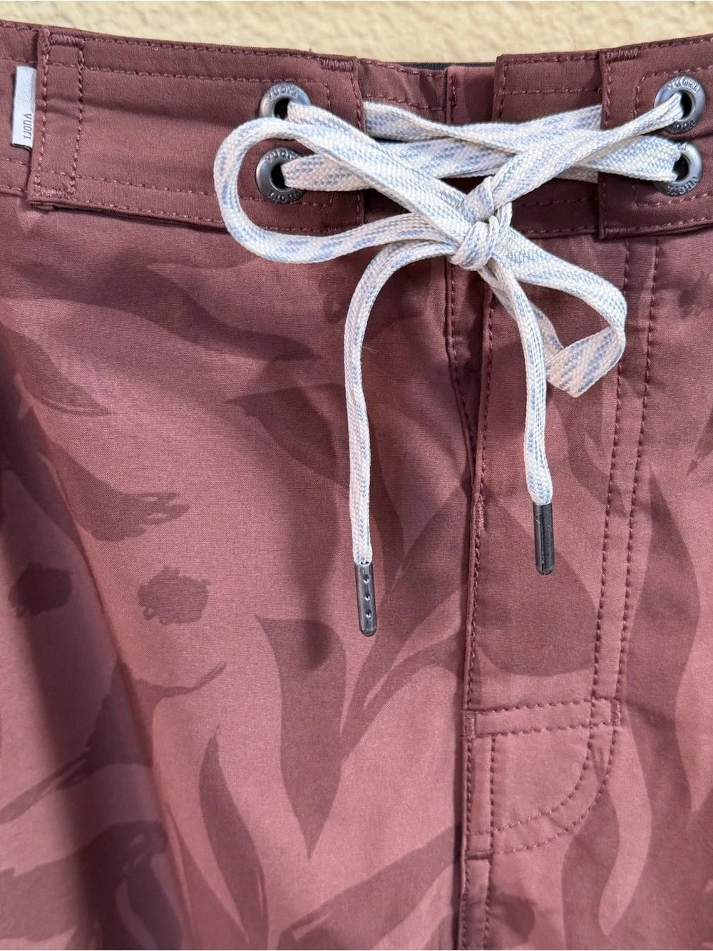 Vuori Cruise Boardshort Men’s Brown Tropical Print Swim Trunks Size 32 EUC!